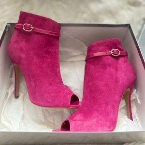 Divine Follie Fuchsia Pink Suede Booties  Size 38 (7.5)
